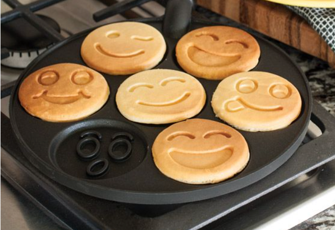 노딕웨어 Nordic Ware PFOA-프리 논스틱 팬케이크 팬 Smiley Face 10.5"